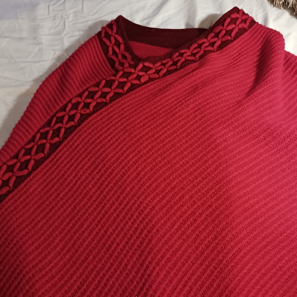 Red Cape. - Picture 3 of 6